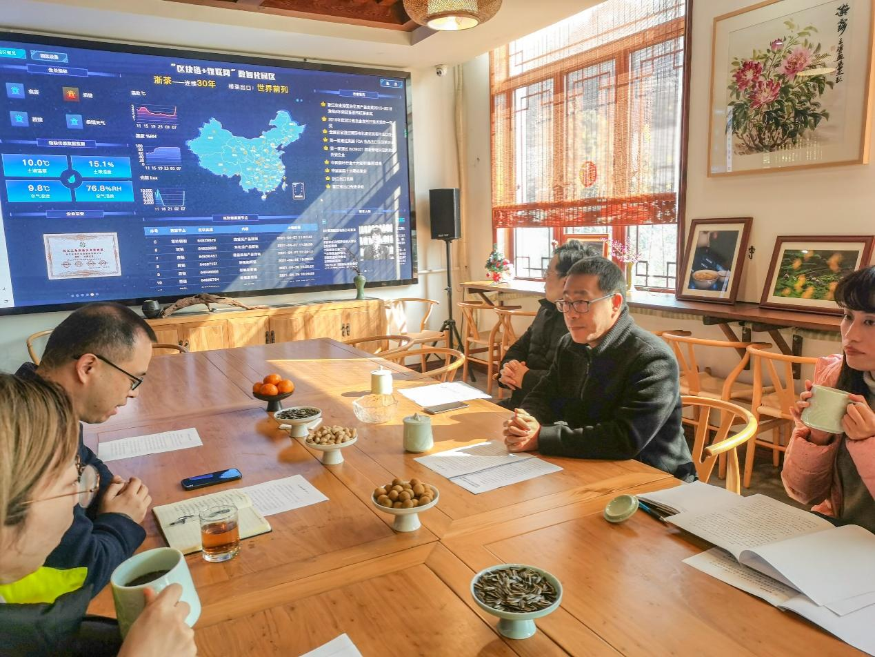 杭州西湖风景名胜区管理委员会副主任余金良一行到乐动（中国）狮峰茶业公司考察调研